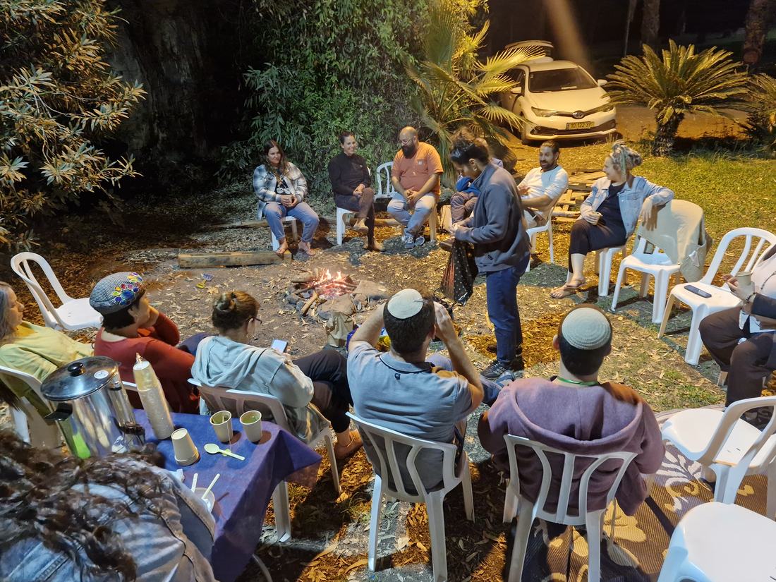מפגש ערב סביב המדורה